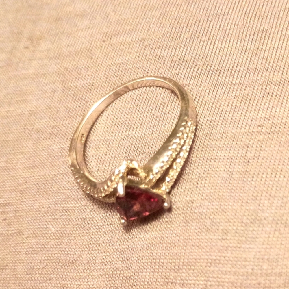 Elegant Silver and Amethyst Like Heart Ring.. Size 9, Resizable